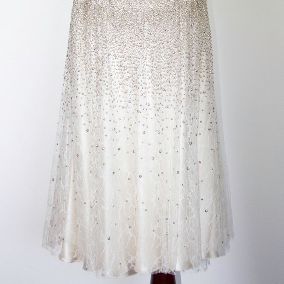 Carmen Marc Valvo Formal Dress Ivory White Bead Mesh Wedding Medium 1795$ - Picture 2 of 6
